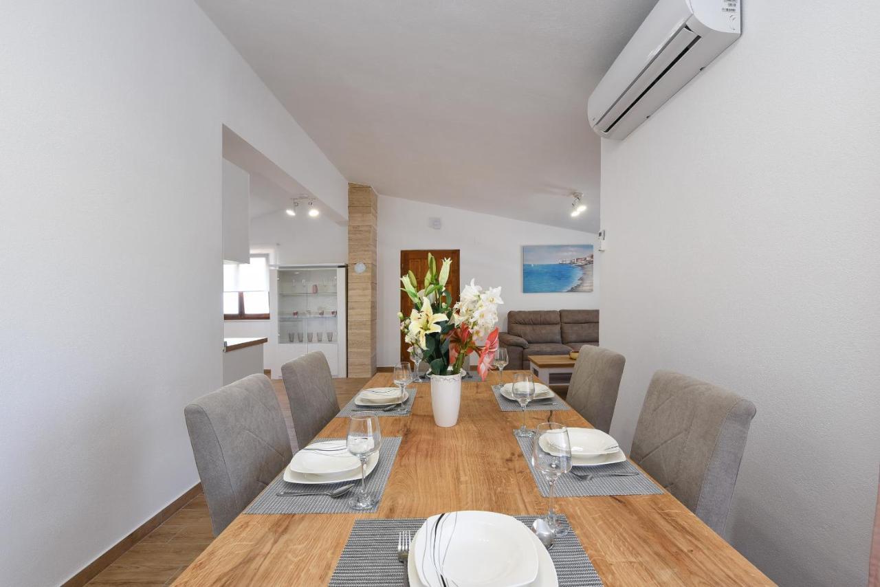 Apartman Magas With Private Pool Vinjerac Kültér fotó