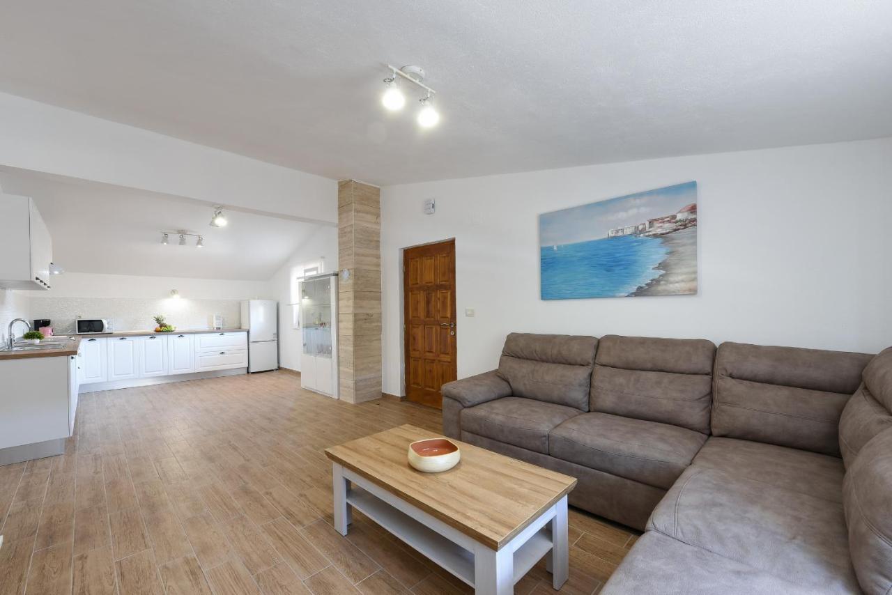 Apartman Magas With Private Pool Vinjerac Kültér fotó