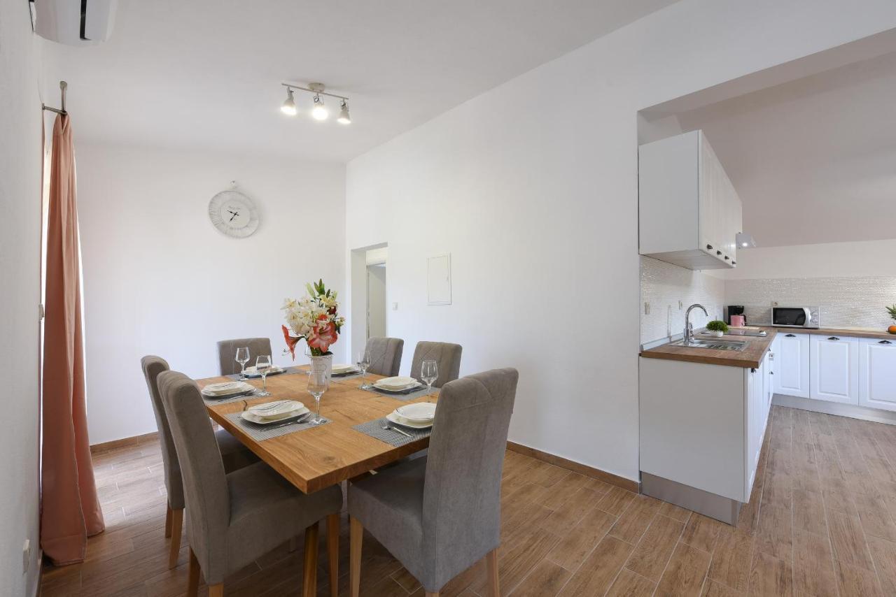 Apartman Magas With Private Pool Vinjerac Kültér fotó
