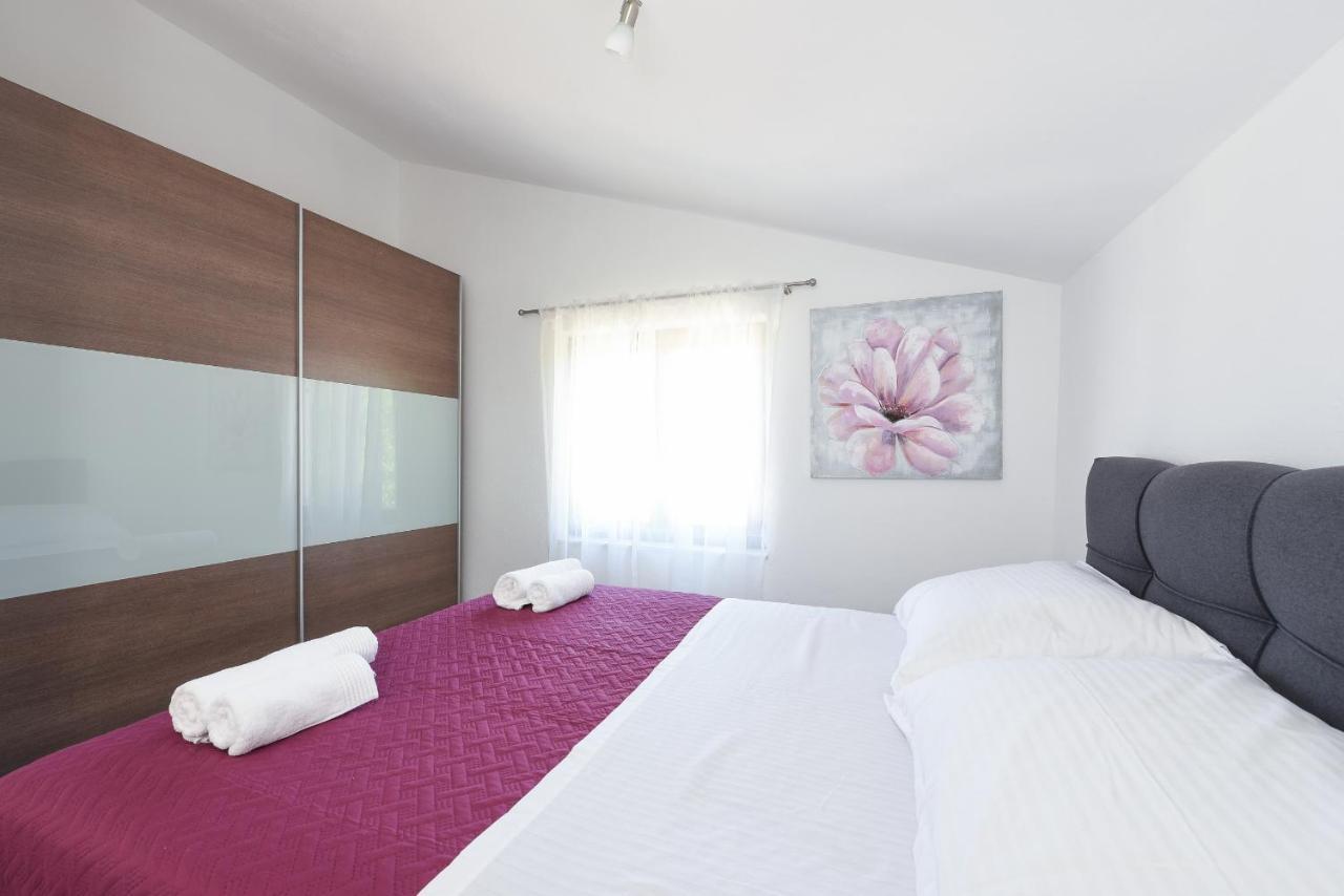 Apartman Magas With Private Pool Vinjerac Kültér fotó